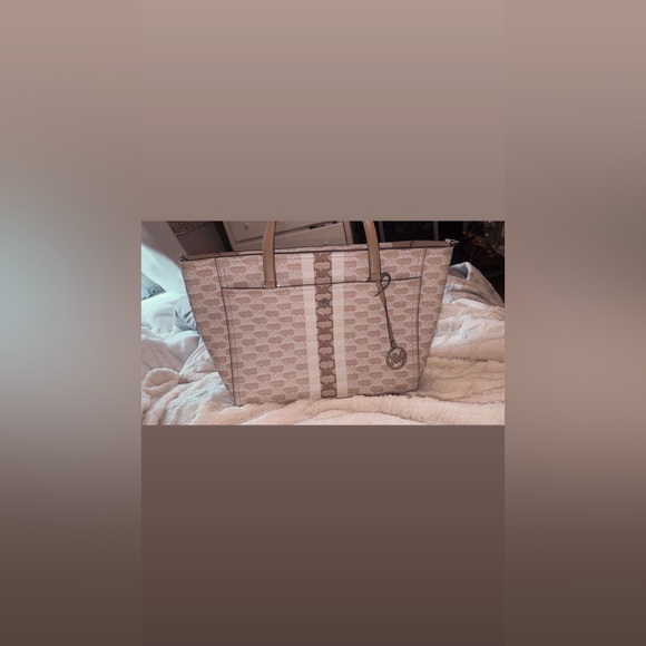 NWOT Michael Kors Set - Picture 4 of 17